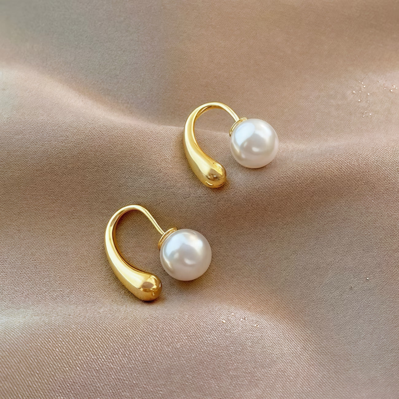 Minimaliste Arc Perle boucles d'oreilles