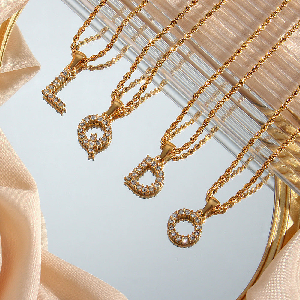 Maeve Lettre Initiale Diamant Collier