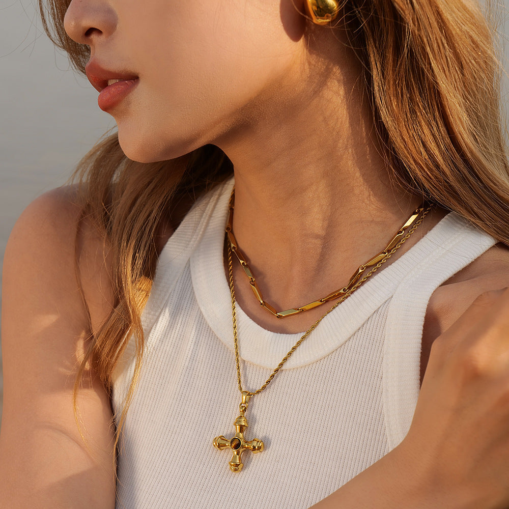 Della Or Collier
